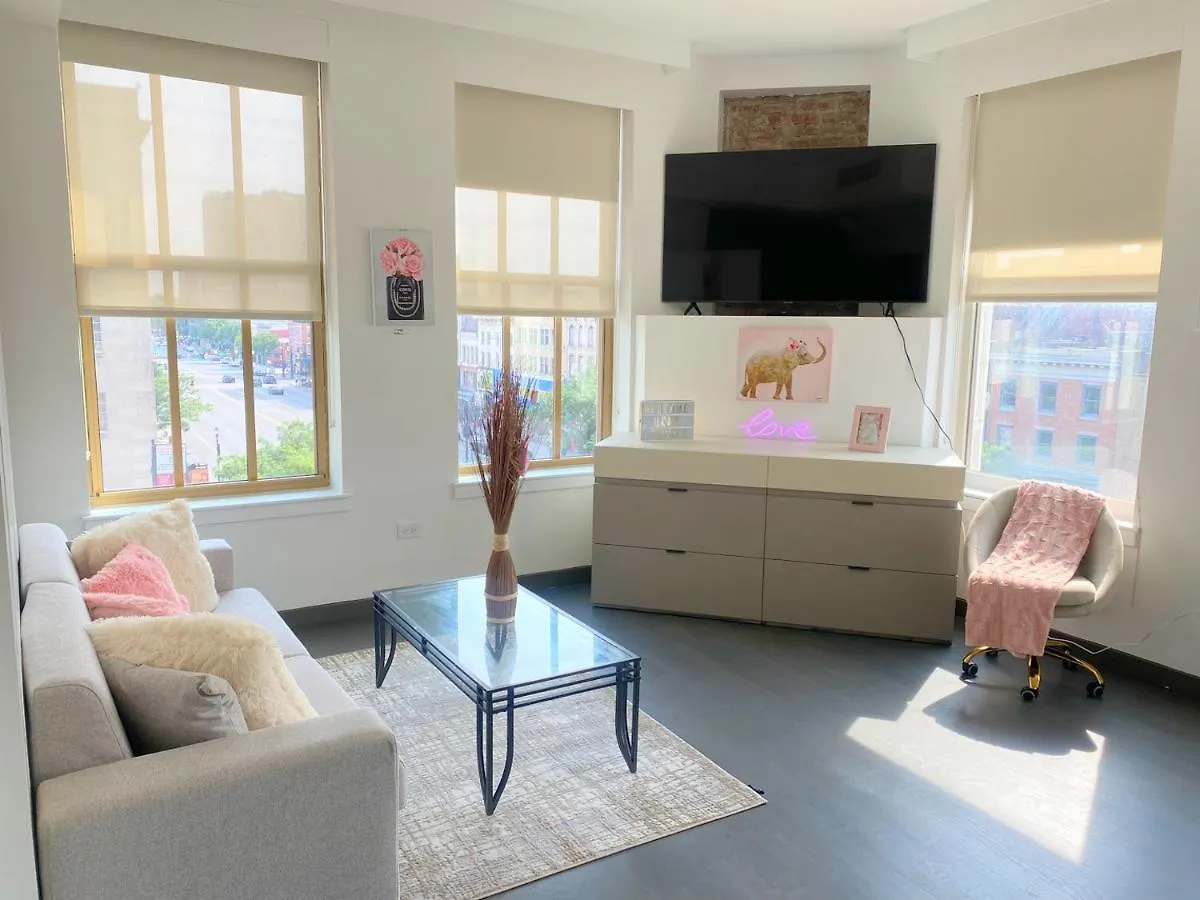 The Pink Room Queen Bed Free Park Near Ewr-Penn Nyc-Prudential Newark Apartment